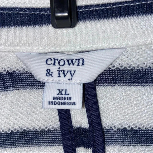 Crown and ivory navy & white blazer - Picture 2 of 5